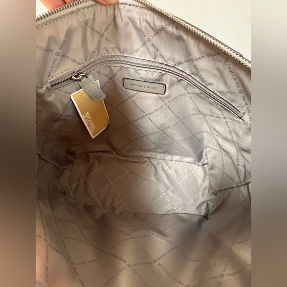 NWT Michael Kors Charlotte Large Signature Logo and Metallic Tote Bag - Picture 6 of 9